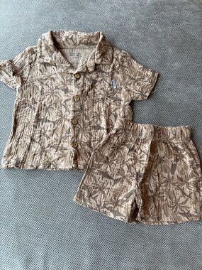 Badgley Mischka 2PC Set 12-18M Neutral Button Up Shirt & Shorts Outfit